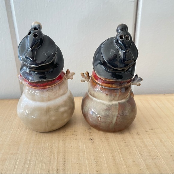 $20 SALE Farmhouse Snowmen Salt & Pepper Shakers Classic Winter Decor Vintage - Picture 3 of 7